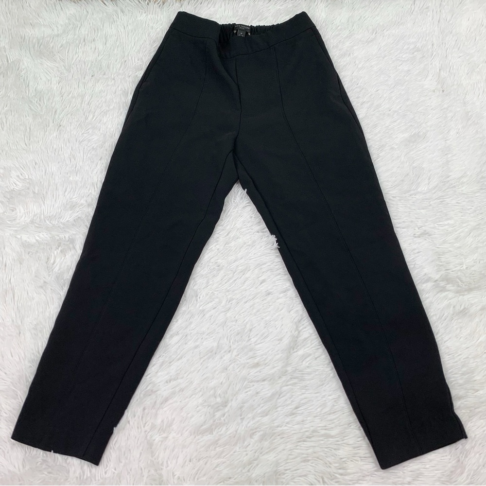 Ann‎ Taylor petite pull on pants in black tapered legs high rise